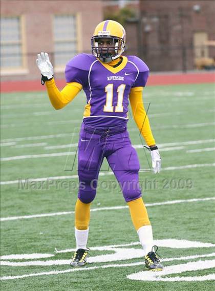 Thumbnail 1 in Hutchinson-Central Tech vs. Riverside photogallery.