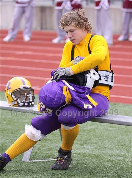 Thumbnail 2 in Hutchinson-Central Tech vs. Riverside photogallery.