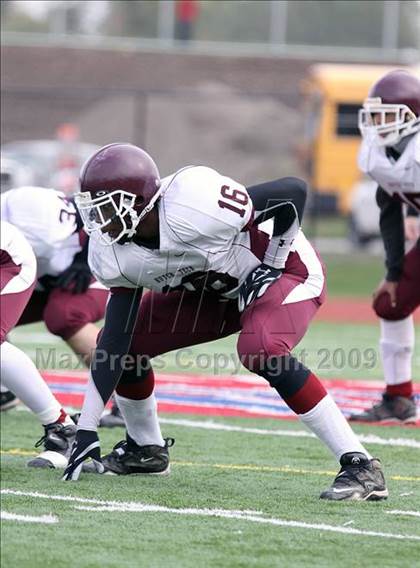 Thumbnail 3 in Hutchinson-Central Tech vs. Riverside photogallery.