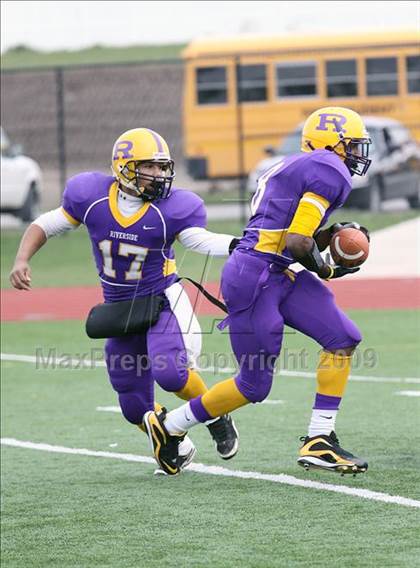 Thumbnail 1 in Hutchinson-Central Tech vs. Riverside photogallery.