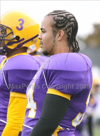 Thumbnail 2 in Hutchinson-Central Tech vs. Riverside photogallery.