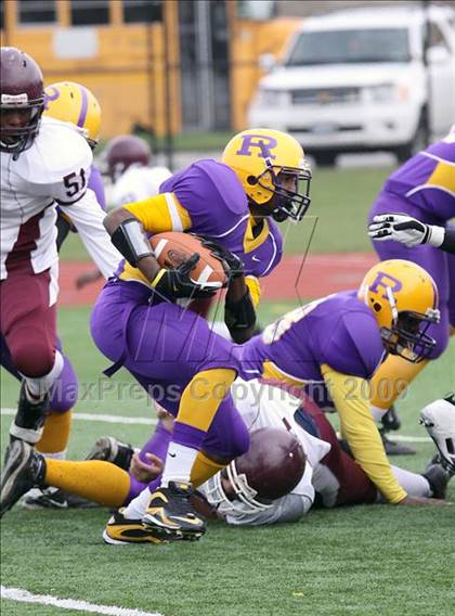 Thumbnail 2 in Hutchinson-Central Tech vs. Riverside photogallery.