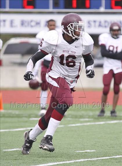 Thumbnail 1 in Hutchinson-Central Tech vs. Riverside photogallery.