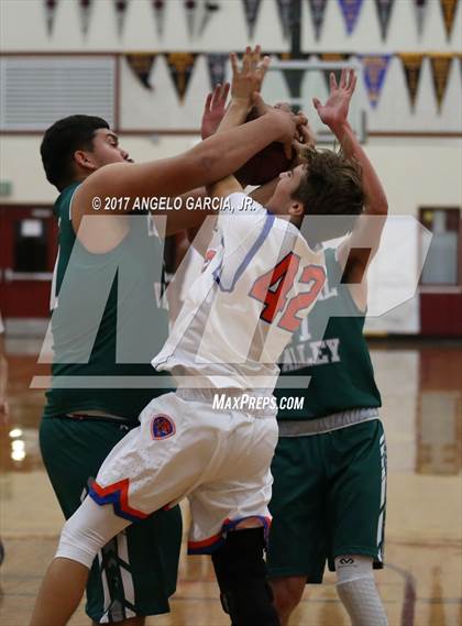 Thumbnail 2 in Kimball vs Central Valley (Stonebarger Tournament) photogallery.
