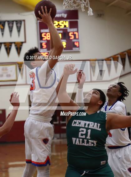 Thumbnail 1 in Kimball vs Central Valley (Stonebarger Tournament) photogallery.