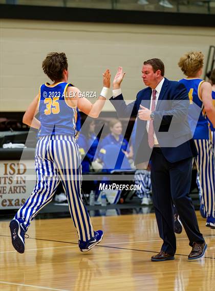 Thumbnail 2 in Alamo Heights vs Boerne Champion (UIL 5A Regional Quarterfinal) photogallery.