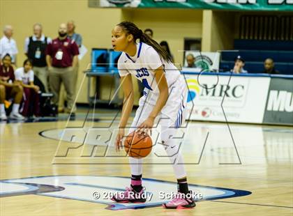 Thumbnail 3 in Mission Hills vs. La Jolla Country Day (CIF SDS Open Division Final) photogallery.