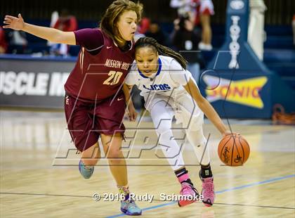 Thumbnail 3 in Mission Hills vs. La Jolla Country Day (CIF SDS Open Division Final) photogallery.