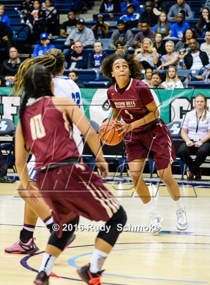 Thumbnail 2 in Mission Hills vs. La Jolla Country Day (CIF SDS Open Division Final) photogallery.