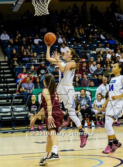 Thumbnail 2 in Mission Hills vs. La Jolla Country Day (CIF SDS Open Division Final) photogallery.