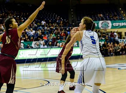 Thumbnail 1 in Mission Hills vs. La Jolla Country Day (CIF SDS Open Division Final) photogallery.