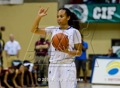 Thumbnail 2 in Mission Hills vs. La Jolla Country Day (CIF SDS Open Division Final) photogallery.