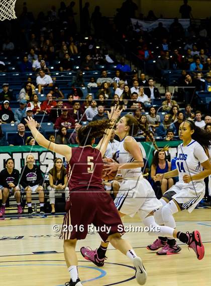 Thumbnail 3 in Mission Hills vs. La Jolla Country Day (CIF SDS Open Division Final) photogallery.