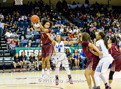 Thumbnail 3 in Mission Hills vs. La Jolla Country Day (CIF SDS Open Division Final) photogallery.