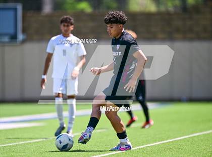 Thumbnail 3 in Vandegrift vs. Mesquite (UIL 6A Soccer Division II Final) photogallery.