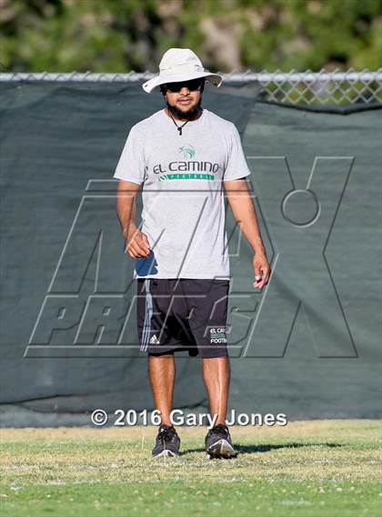 Thumbnail 3 in Whitney vs. El Camino (7-on-7) photogallery.