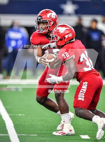 Thumbnail 3 in North Shore vs. Duncanville (UIL 6A Final) photogallery.