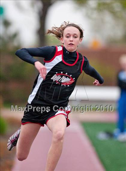 Thumbnail 3 in Hamline Elite Meet (Girls Triple Jump) photogallery.