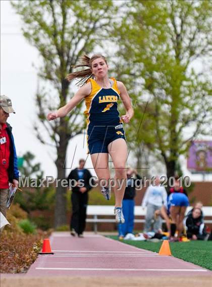 Thumbnail 2 in Hamline Elite Meet (Girls Triple Jump) photogallery.