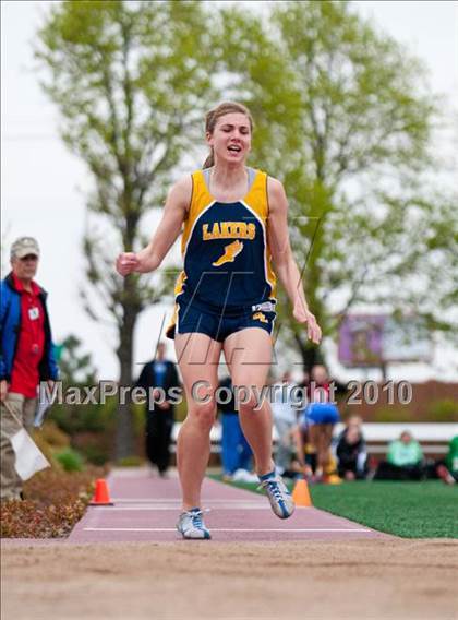 Thumbnail 3 in Hamline Elite Meet (Girls Triple Jump) photogallery.