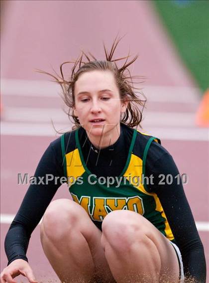 Thumbnail 2 in Hamline Elite Meet (Girls Triple Jump) photogallery.