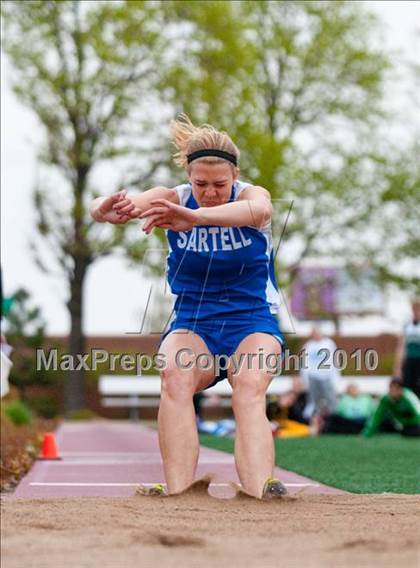 Thumbnail 2 in Hamline Elite Meet (Girls Triple Jump) photogallery.