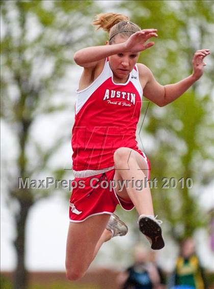 Thumbnail 1 in Hamline Elite Meet (Girls Triple Jump) photogallery.