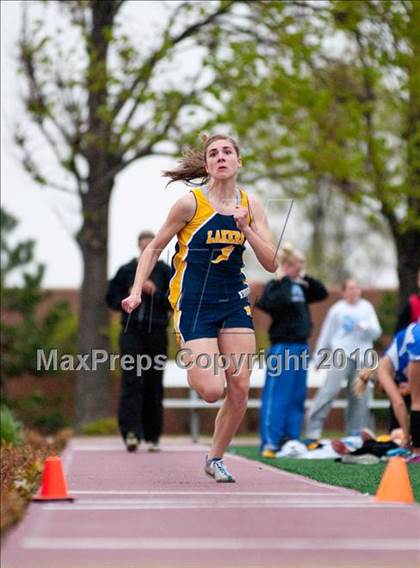 Thumbnail 1 in Hamline Elite Meet (Girls Triple Jump) photogallery.