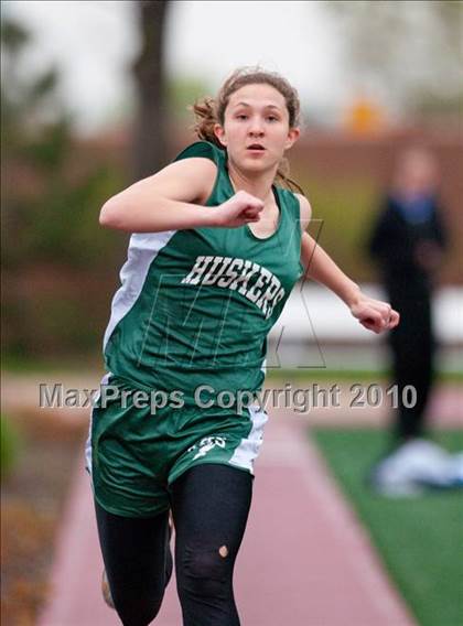 Thumbnail 3 in Hamline Elite Meet (Girls Triple Jump) photogallery.