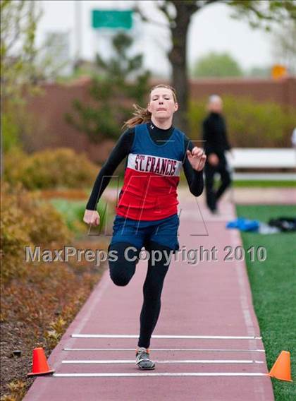 Thumbnail 1 in Hamline Elite Meet (Girls Triple Jump) photogallery.