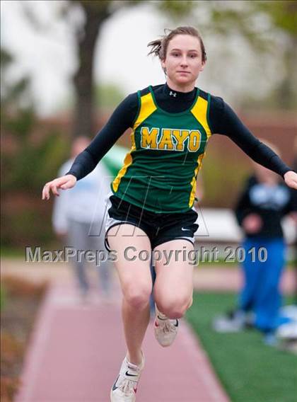 Thumbnail 1 in Hamline Elite Meet (Girls Triple Jump) photogallery.