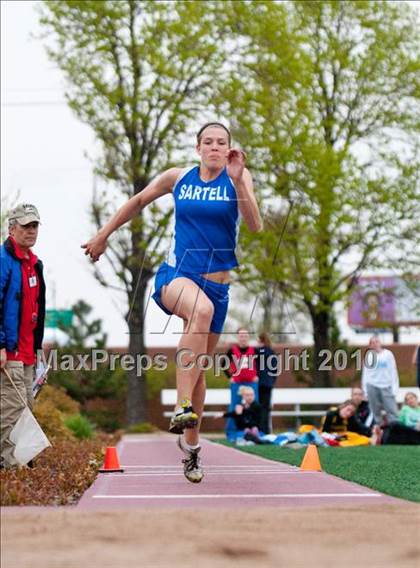 Thumbnail 2 in Hamline Elite Meet (Girls Triple Jump) photogallery.