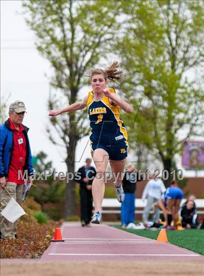 Thumbnail 3 in Hamline Elite Meet (Girls Triple Jump) photogallery.