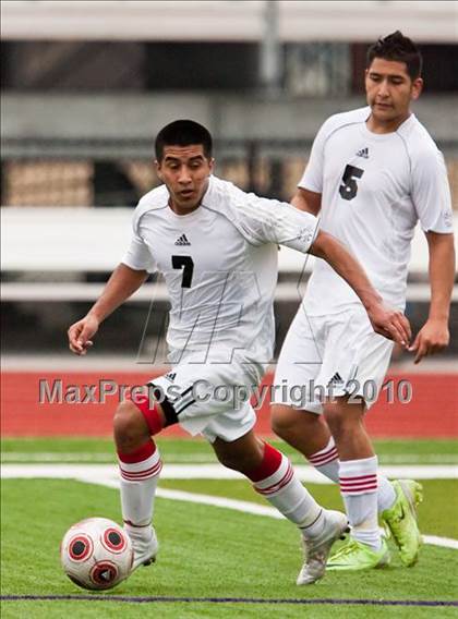 Thumbnail 2 in Angleton vs Terry (Angleton Wildcat Invitational) photogallery.