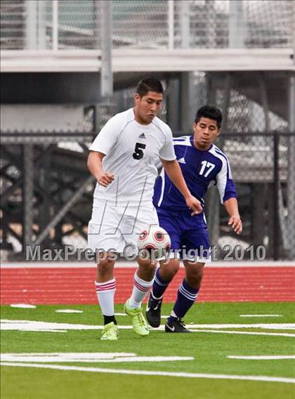 Thumbnail 1 in Angleton vs Terry (Angleton Wildcat Invitational) photogallery.