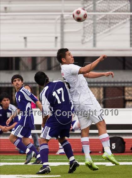 Thumbnail 3 in Angleton vs Terry (Angleton Wildcat Invitational) photogallery.