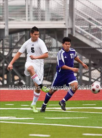 Thumbnail 2 in Angleton vs Terry (Angleton Wildcat Invitational) photogallery.