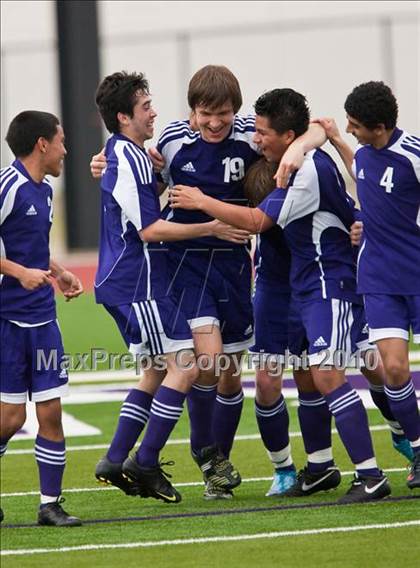 Thumbnail 2 in Angleton vs Terry (Angleton Wildcat Invitational) photogallery.