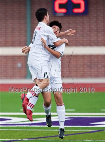 Thumbnail 3 in Angleton vs Terry (Angleton Wildcat Invitational) photogallery.