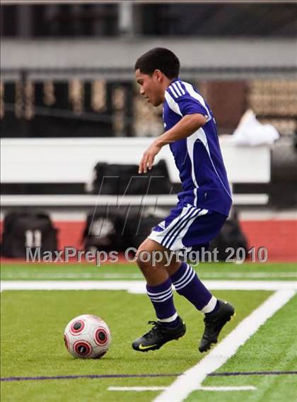 Thumbnail 2 in Angleton vs Terry (Angleton Wildcat Invitational) photogallery.