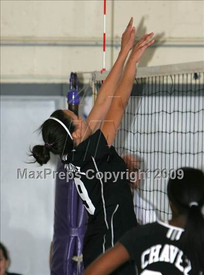 Thumbnail 2 in Pleasant Grove vs. Chavez (Edison Viking Classic) photogallery.