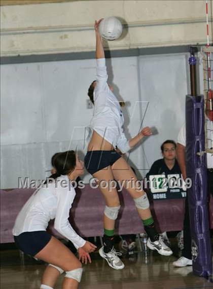 Thumbnail 3 in Pleasant Grove vs. Chavez (Edison Viking Classic) photogallery.