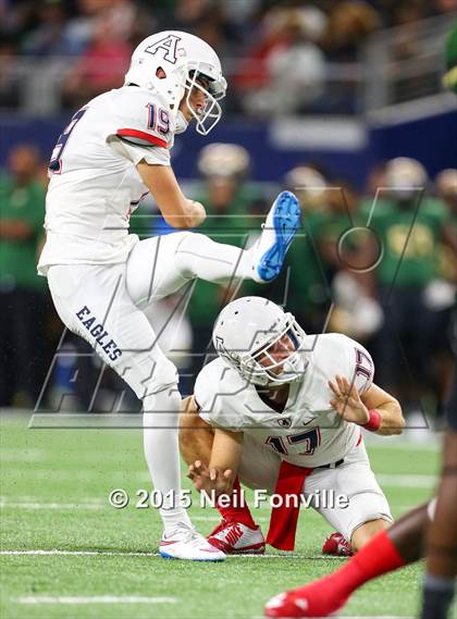 Thumbnail 2 in Allen vs. DeSoto (UIL 6A D1 Area Playoff) photogallery.