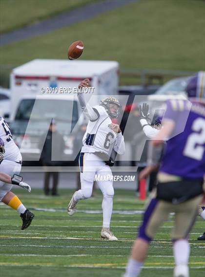 Thumbnail 3 in Farrell vs Bishop Guilfoyle  (PIAA 1A Championship) photogallery.