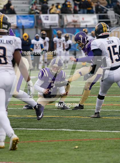 Thumbnail 1 in Farrell vs Bishop Guilfoyle  (PIAA 1A Championship) photogallery.