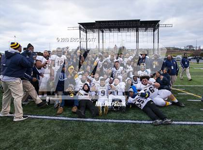Thumbnail 2 in Farrell vs Bishop Guilfoyle  (PIAA 1A Championship) photogallery.