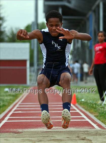 Thumbnail 2 in SWYL JV Finals (Field Events) photogallery.