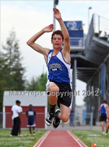 Thumbnail 2 in SWYL JV Finals (Field Events) photogallery.