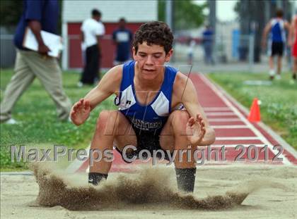 Thumbnail 1 in SWYL JV Finals (Field Events) photogallery.