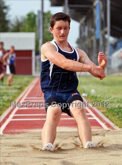Thumbnail 1 in SWYL JV Finals (Field Events) photogallery.